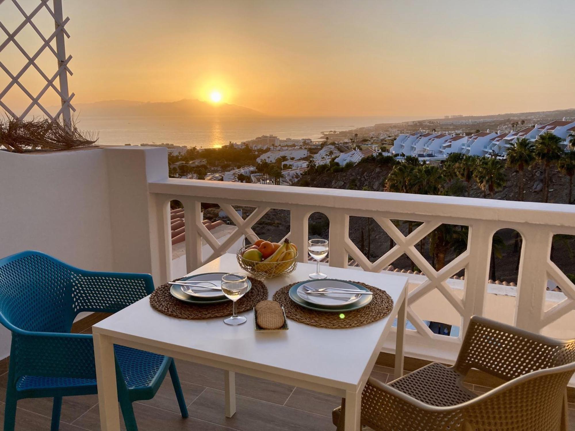 Costa Adeje - Modern Apartment With Terrace Views Of Ocean & Sunset エクステリア 写真
