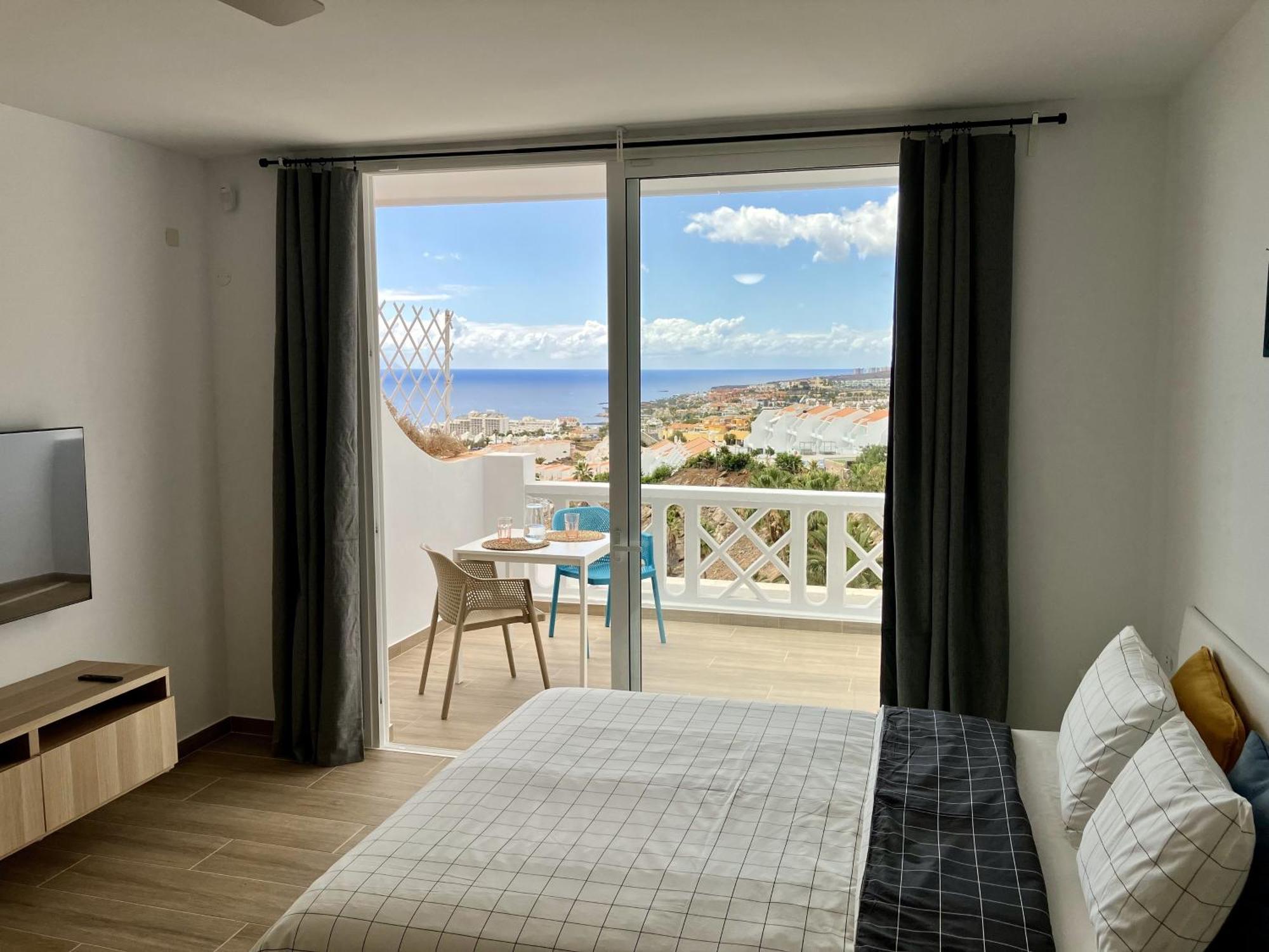Costa Adeje - Modern Apartment With Terrace Views Of Ocean & Sunset エクステリア 写真